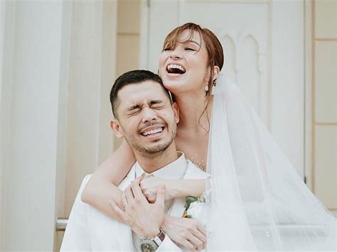 AJ Muhlach marries longtime girlfriend .